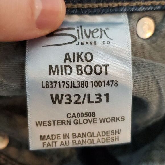 SILVER Aiko super stretch dark wash 32x31 mid rise boot cut jeans - Picture 7 of 8